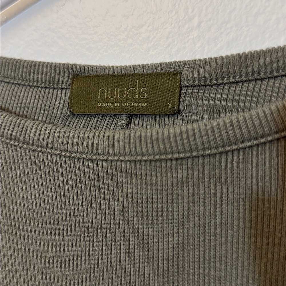 nuuds slinky rib long sleeve - Picture 2 of 4